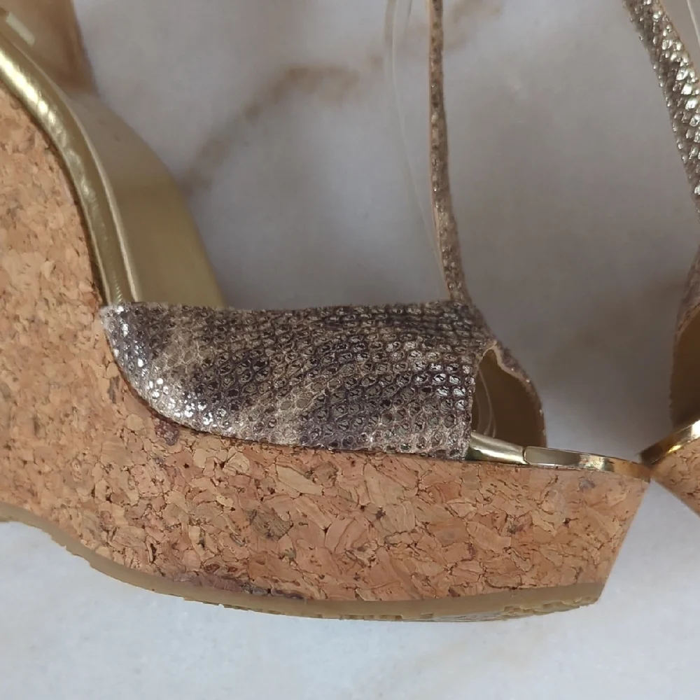 Jimmy Choo Metallic Leather T-Strap Sandals Size 8 - Picture 5 of 14